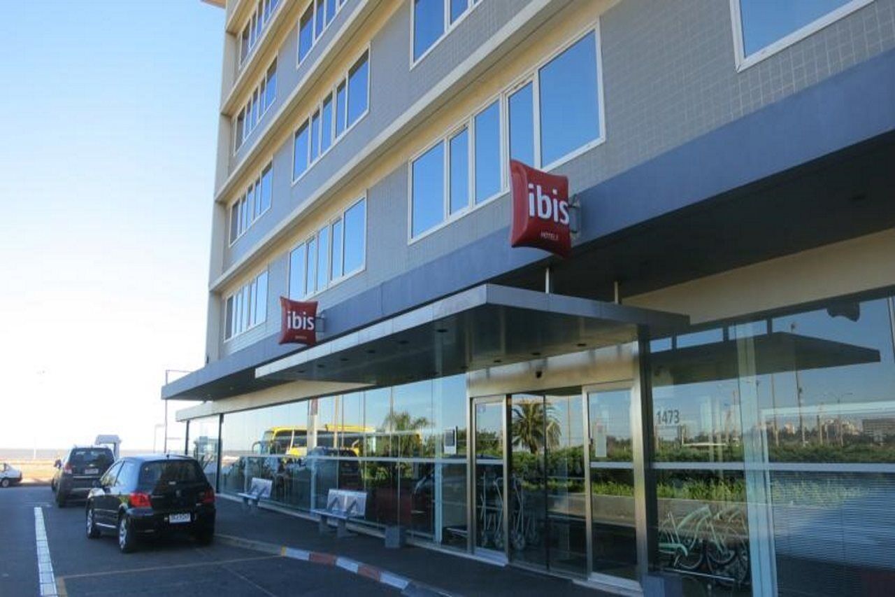 Hotel ibis Montevideo Rambla Exterior foto